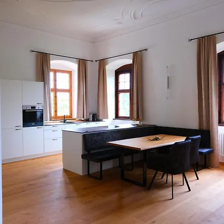 Innviertler Versailles ホテル *