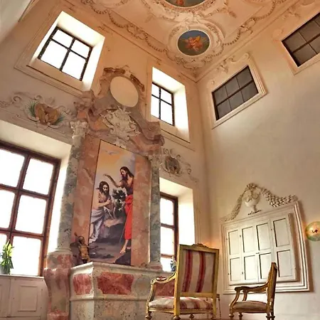 ホテル Innviertler Versailles *