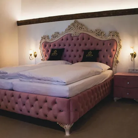 Innviertler Versailles ホテル Aurolzmunster