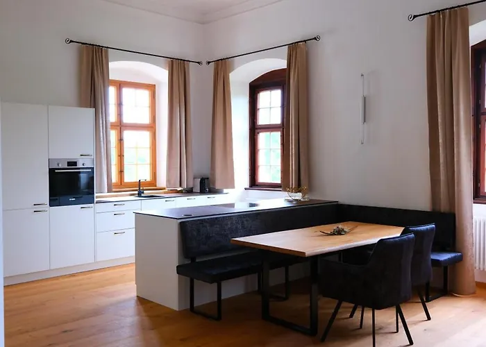 Innviertler Versailles Hotel *