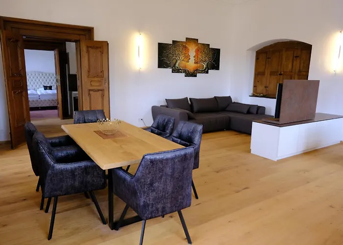 Innviertler Versailles Hotel Aurolzmunster