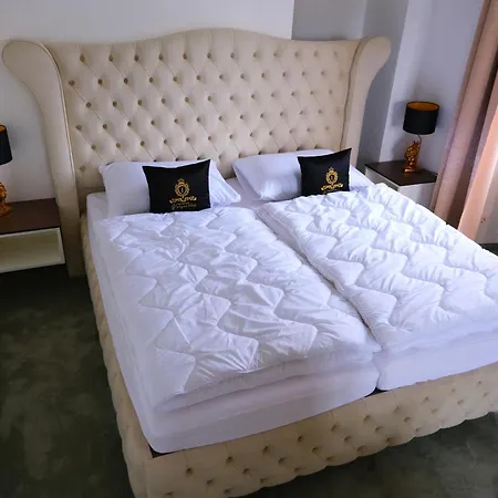 Hotel Innviertler Versailles *