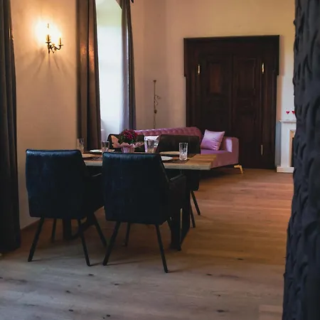 Innviertler Versailles Hotel Aurolzmunster