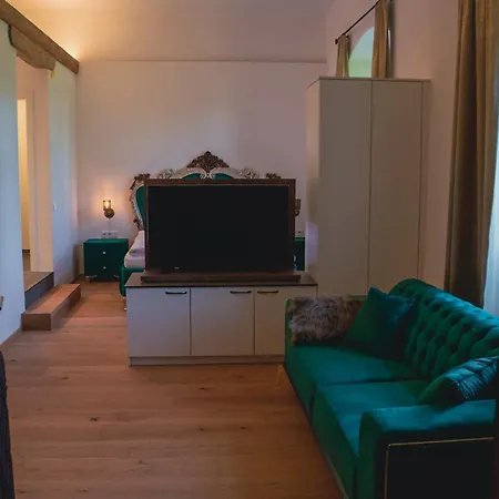 Hotel Innviertler Versailles Aurolzmunster