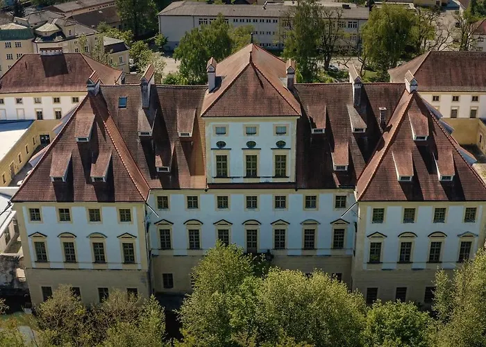 Innviertler Versailles * Aurolzmunster