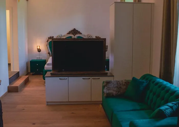 Hotel Innviertler Versailles Aurolzmunster